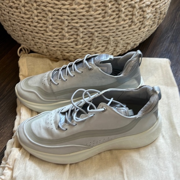 Ecco Sneaker - Picture 3 of 7